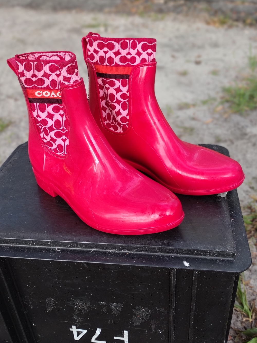 Coach Candy Red Logo Knit Cuff Rain Boots Sz 8